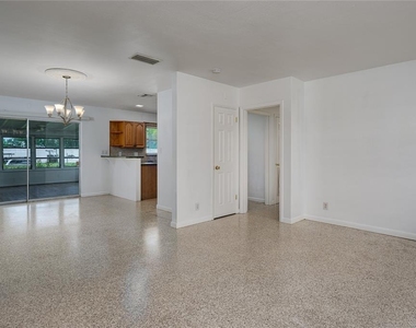 1225 Casabella Drive - Photo Thumbnail 4