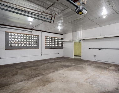 1225 Casabella Drive - Photo Thumbnail 20