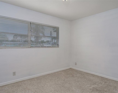 1225 Casabella Drive - Photo Thumbnail 13