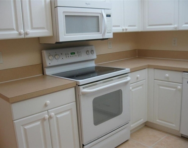 6405 Bay Cedar Lane - Photo Thumbnail 5