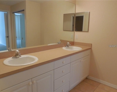 6405 Bay Cedar Lane - Photo Thumbnail 10