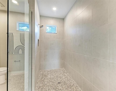 10016 Rembrandt Way - Photo Thumbnail 25