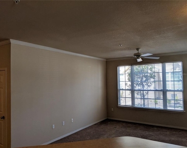 5570 Rosehill Road - Photo Thumbnail 4