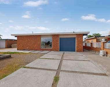 5108 Yvette Avenue - Photo Thumbnail 3