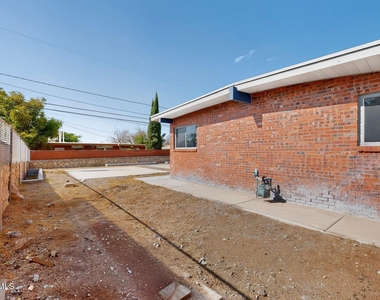 5108 Yvette Avenue - Photo Thumbnail 45