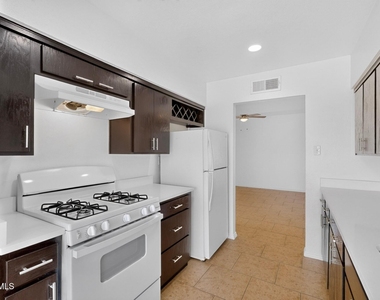 5108 Yvette Avenue - Photo Thumbnail 15