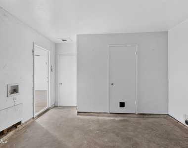 5108 Yvette Avenue - Photo Thumbnail 34
