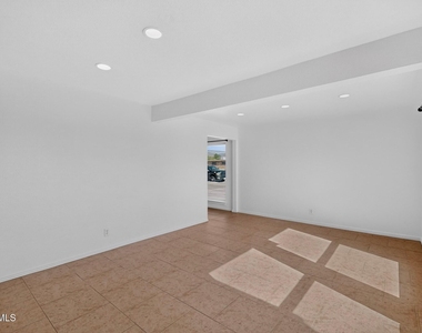 5108 Yvette Avenue - Photo Thumbnail 12
