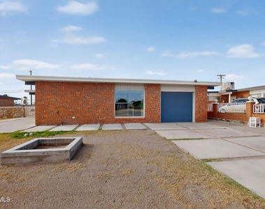 5108 Yvette Avenue - Photo Thumbnail 2