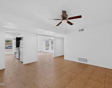 5108 Yvette Avenue - Photo Thumbnail 9