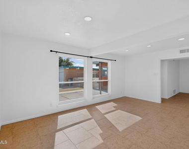 5108 Yvette Avenue - Photo Thumbnail 14