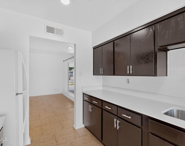 5108 Yvette Avenue - Photo Thumbnail 18
