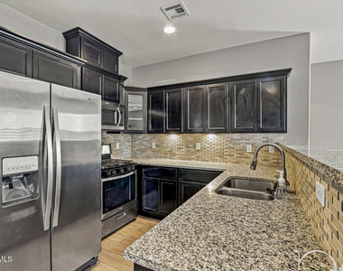 14182 Peyton Edwards Avenue - Photo Thumbnail 9