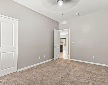 14182 Peyton Edwards Avenue - Photo Thumbnail 15