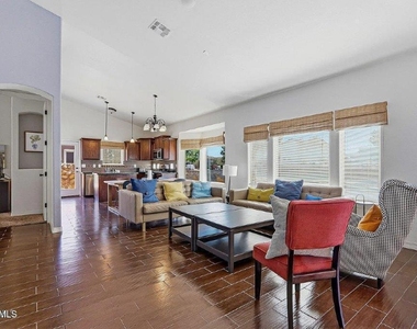 13470 Everingham Street - Photo Thumbnail 2