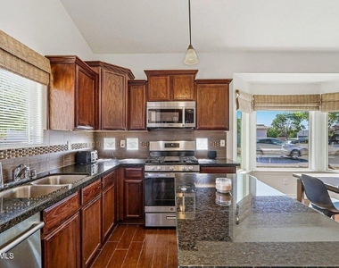 13470 Everingham Street - Photo Thumbnail 3