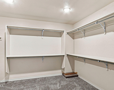 12741 Silver Streak Avenue - Photo Thumbnail 16