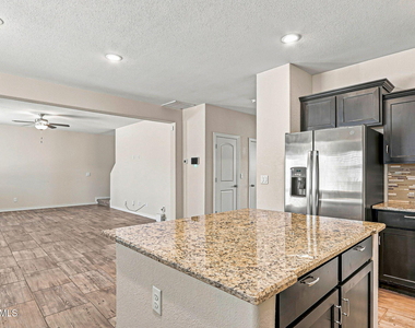 12741 Silver Streak Avenue - Photo Thumbnail 7