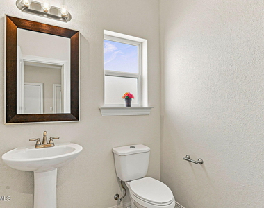12741 Silver Streak Avenue - Photo Thumbnail 23