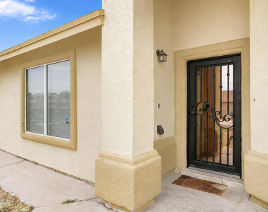 11412 Flor Veronica Drive - Photo Thumbnail 8