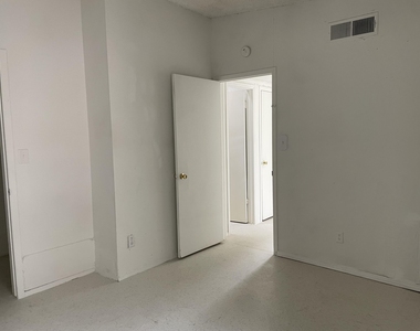 8154 Saint Andrew Lane - Photo Thumbnail 11