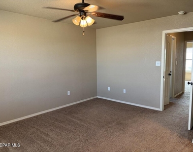 7029 Copper Town Drive - Photo Thumbnail 35