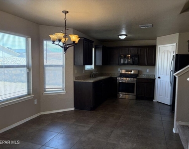 7029 Copper Town Drive - Photo Thumbnail 7