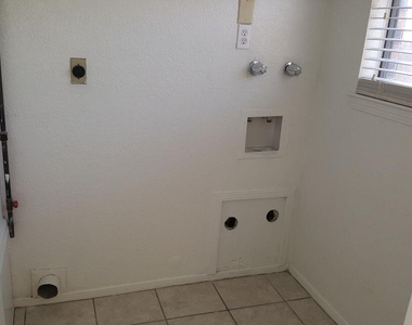 6611 Dawn Drive - Photo Thumbnail 14
