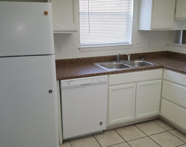 6611 Dawn Drive - Photo Thumbnail 10