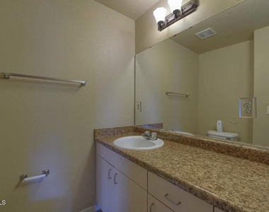 501 E Redd Road - Photo Thumbnail 13