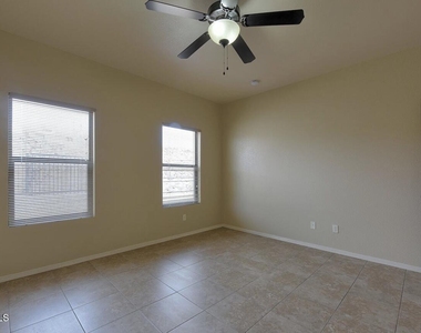 501 E Redd Road - Photo Thumbnail 9