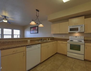 501 E Redd Road - Photo Thumbnail 3