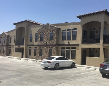501 E Redd Road - Photo Thumbnail 12