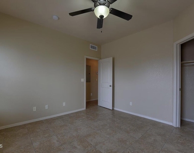 501 E Redd Road - Photo Thumbnail 8