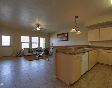 501 E Redd Road - Photo Thumbnail 29