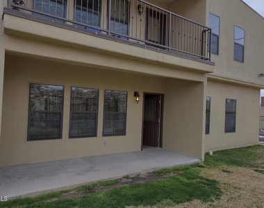 501 E Redd Road - Photo Thumbnail 24