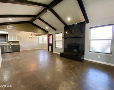 3217 Tomahawk Street - Photo Thumbnail 1
