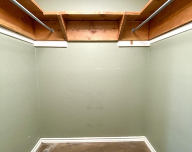 3217 Tomahawk Street - Photo Thumbnail 18