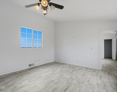15088 Rancho Del Sur Drive - Photo Thumbnail 6