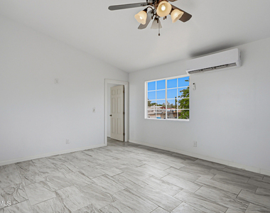 15088 Rancho Del Sur Drive - Photo Thumbnail 5