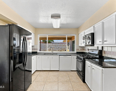 6621 Mesa Grande Avenue - Photo Thumbnail 8