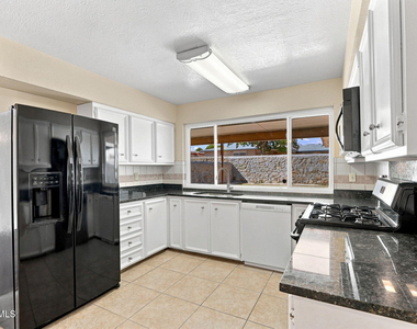 6621 Mesa Grande Avenue - Photo Thumbnail 9