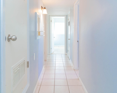 451 Borrett Street - Photo Thumbnail 10