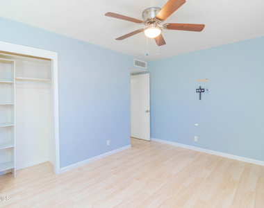 451 Borrett Street - Photo Thumbnail 5