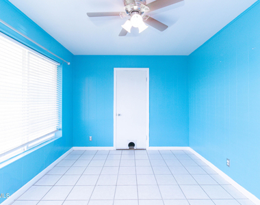 451 Borrett Street - Photo Thumbnail 18