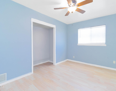 451 Borrett Street - Photo Thumbnail 11