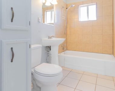 451 Borrett Street - Photo Thumbnail 2