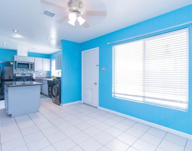451 Borrett Street - Photo Thumbnail 22