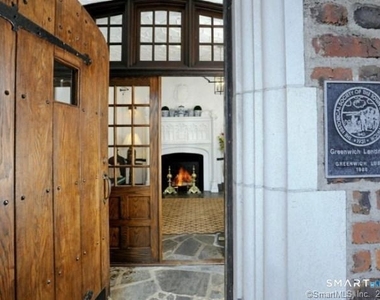 47 Lafayette Place - Photo Thumbnail 3