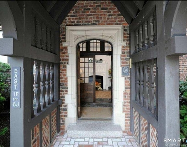 47 Lafayette Place - Photo Thumbnail 1